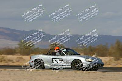 media/Jan-26-2025-SCCA SD (Sun) [[bcf61ed115]]/4-Women Novice/Session 2 (Turn 7 Inside)/